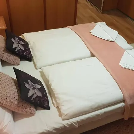 Ket Vandor Fogado Matraderecske
